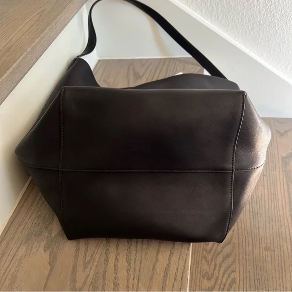 NWT THE ROW Large N/S Park Tote Shoulder Bag in Black Originally $3250 - Picture 11 of 14